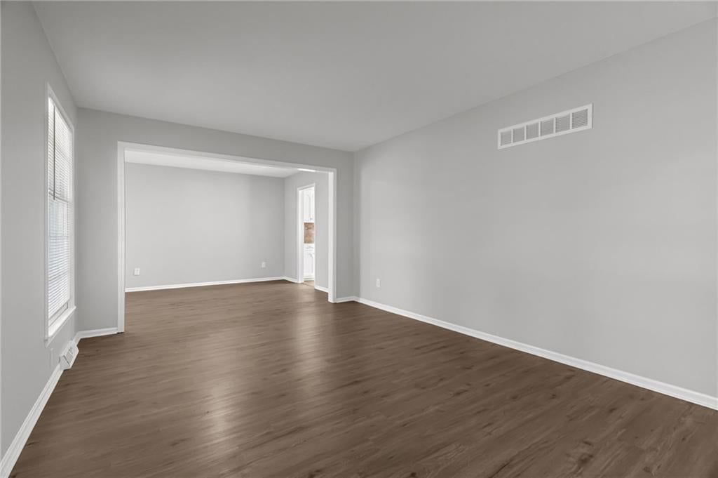 200 NE Locust Drive — photo 3