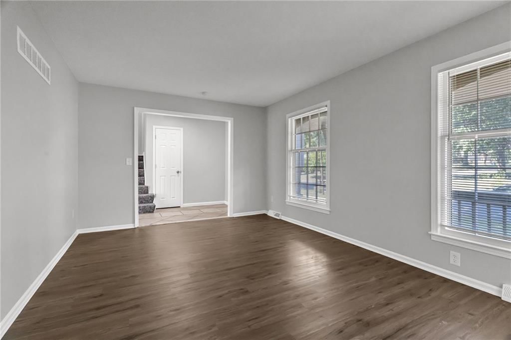200 NE Locust Drive — photo 4