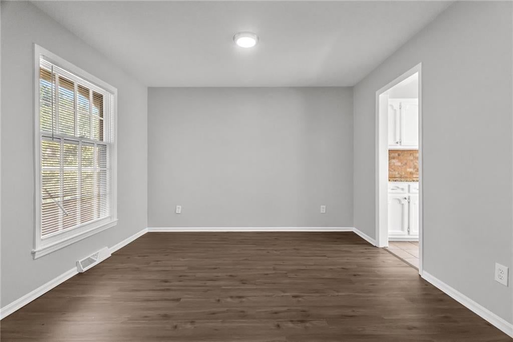200 NE Locust Drive — photo 5