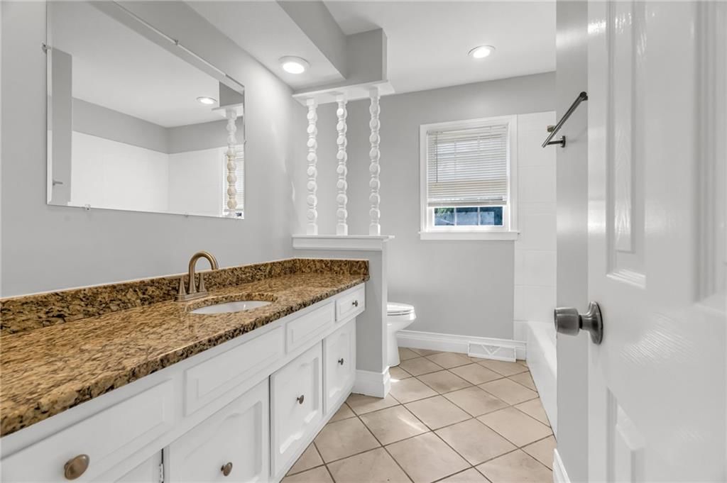 200 NE Locust Drive — photo 12