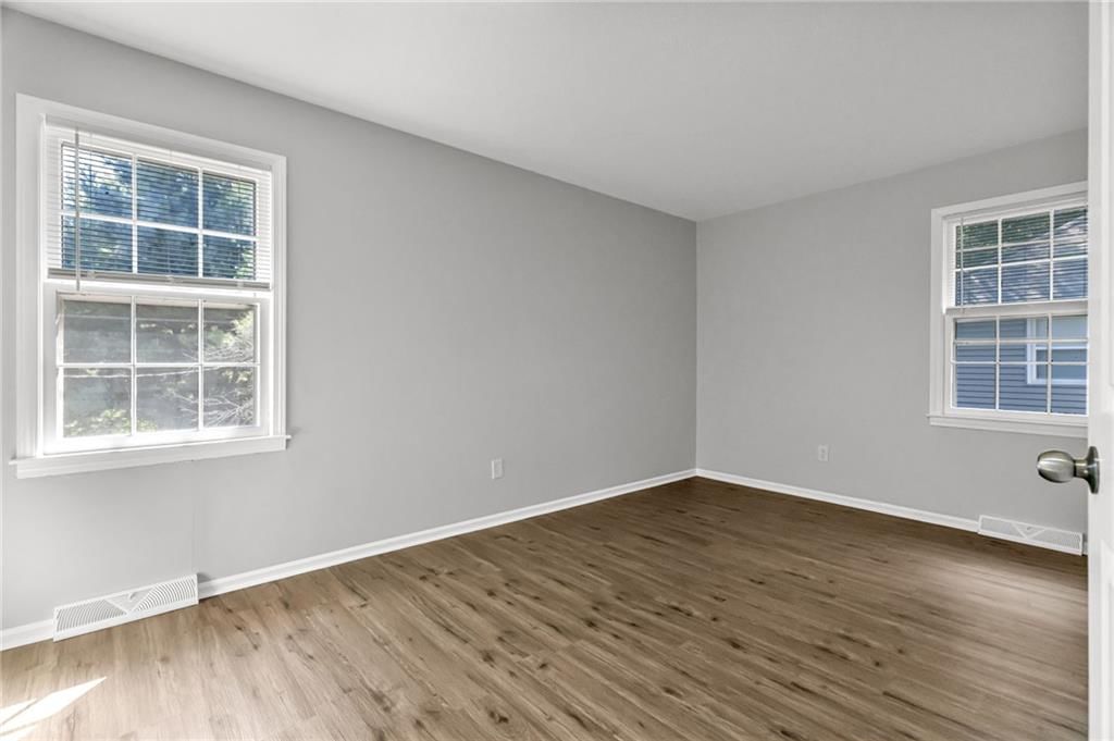 200 NE Locust Drive — photo 13