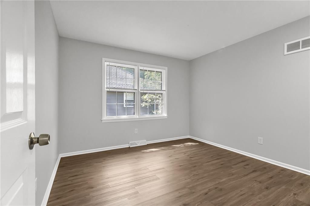 200 NE Locust Drive — photo 14