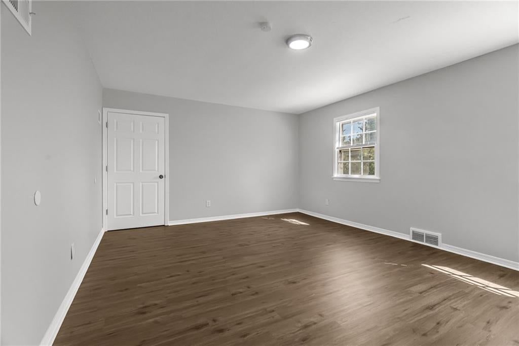200 NE Locust Drive — photo 18