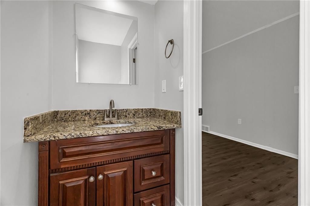 200 NE Locust Drive — photo 22
