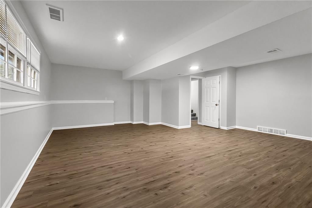 200 NE Locust Drive — photo 23