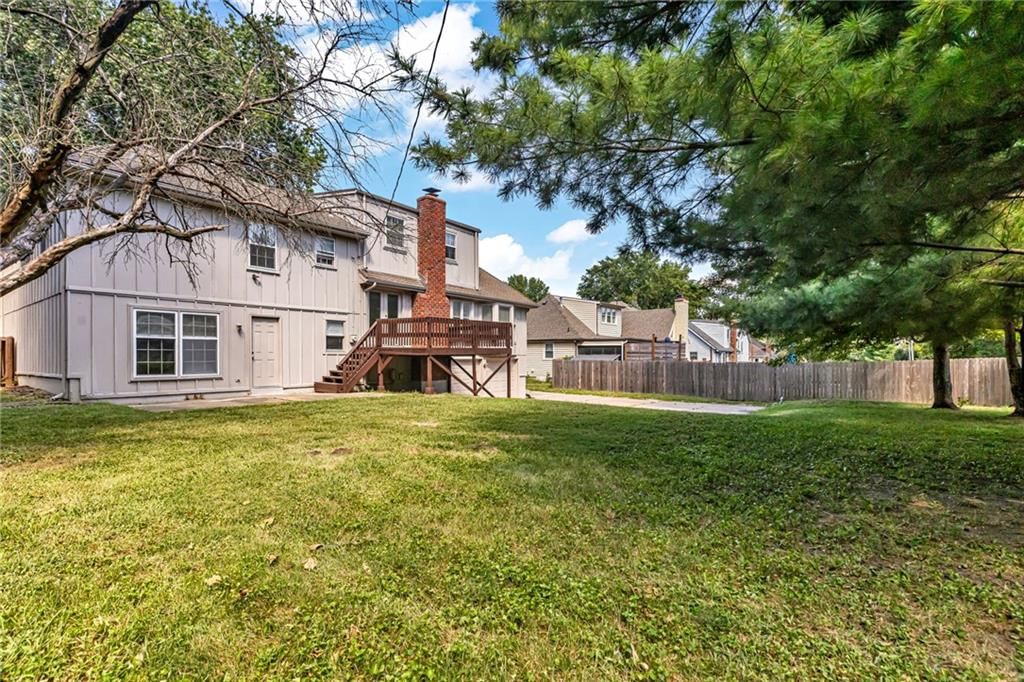 200 NE Locust Drive — photo 24