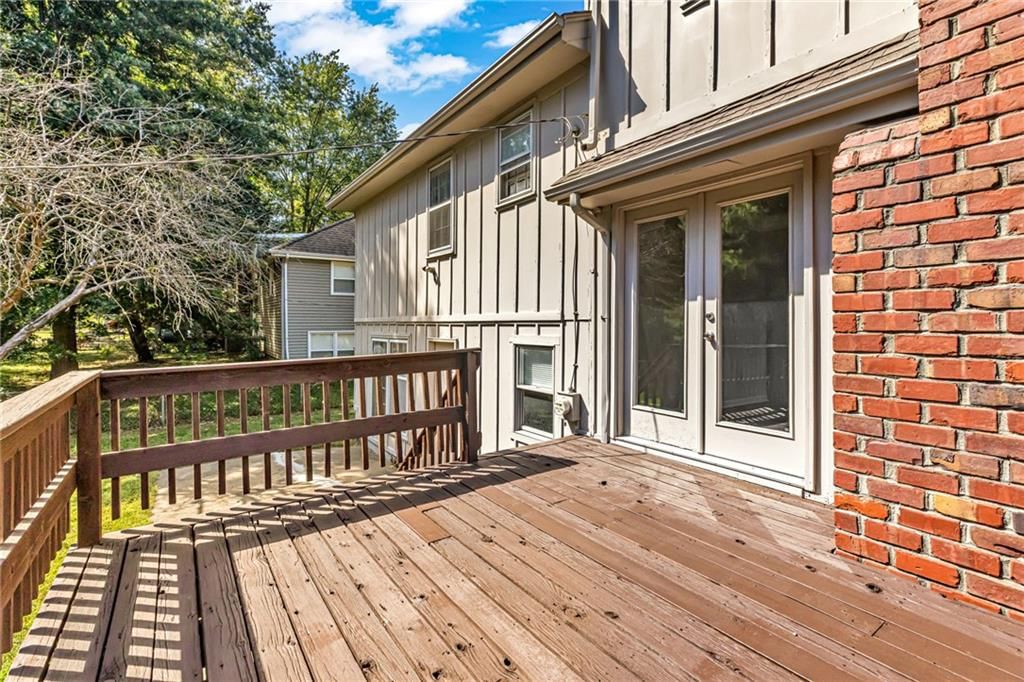 200 NE Locust Drive — photo 25