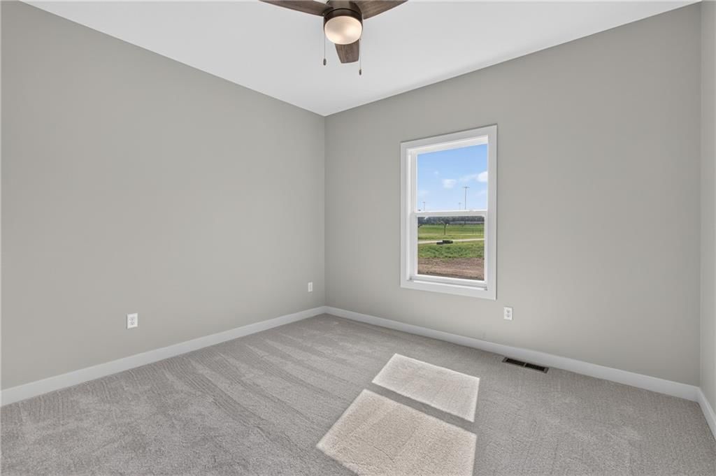 702 W Marlow Street — photo 24
