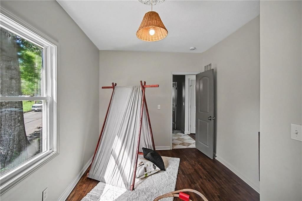 936 Columbia Avenue — photo 11