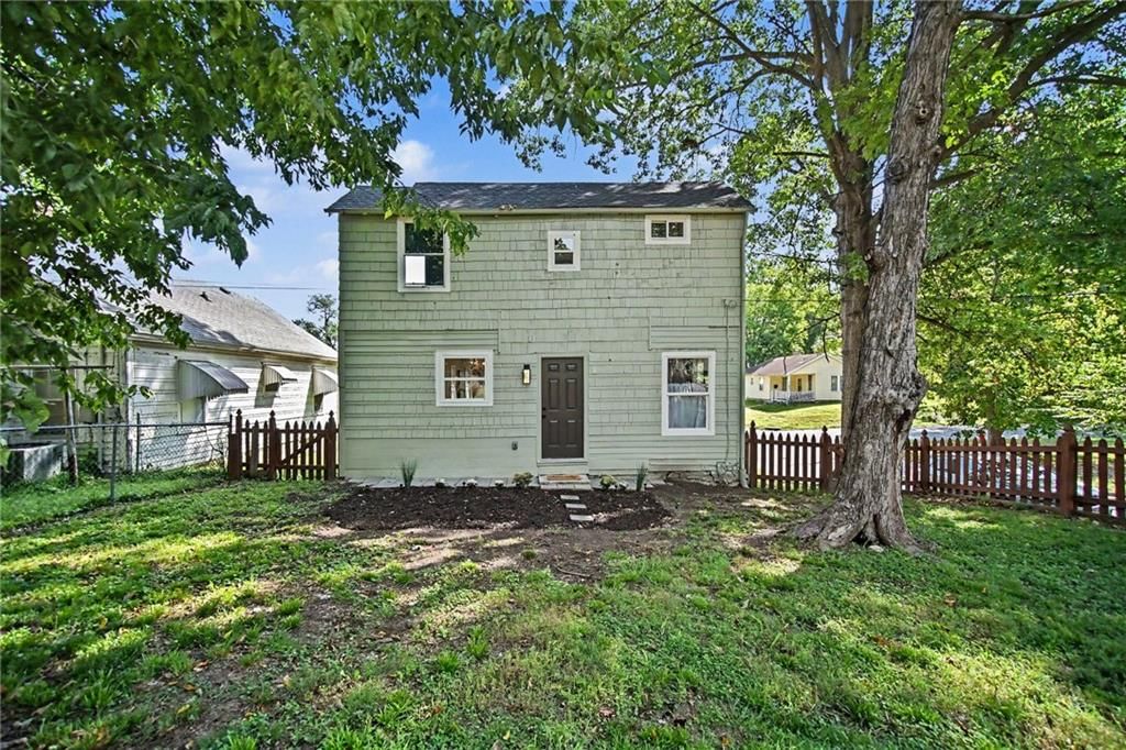 936 Columbia Avenue — photo 21