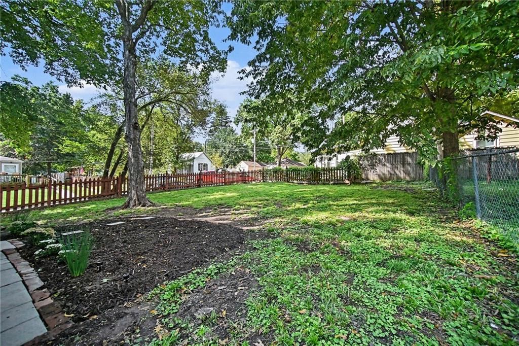 936 Columbia Avenue — photo 27