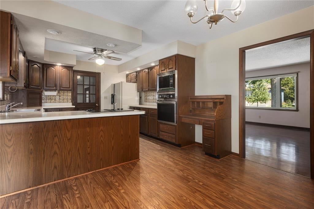 Photo 10 of 38 - 2904 Cheyenne Circle, North Kansas City, MO 64116