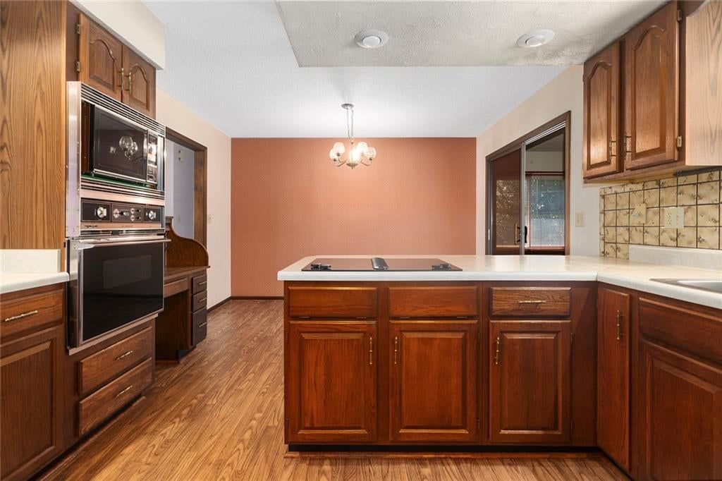 Photo 12 of 38 - 2904 Cheyenne Circle, North Kansas City, MO 64116