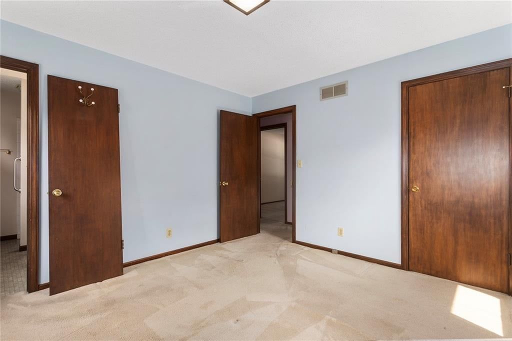 Photo 19 of 38 - 2904 Cheyenne Circle, North Kansas City, MO 64116