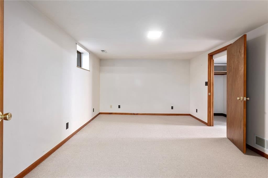 Photo 26 of 38 - 2904 Cheyenne Circle, North Kansas City, MO 64116
