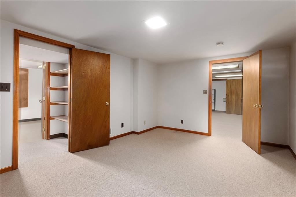 Photo 27 of 38 - 2904 Cheyenne Circle, North Kansas City, MO 64116