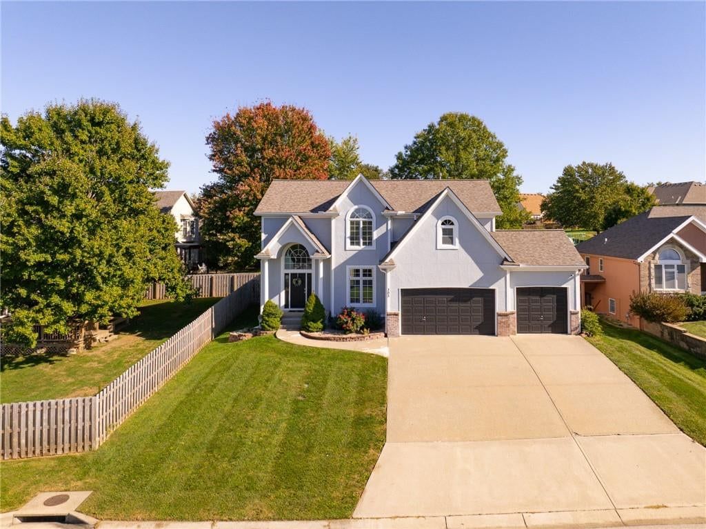 305 SE Battery Drive, Lee's Summit, MO: listing photo 3