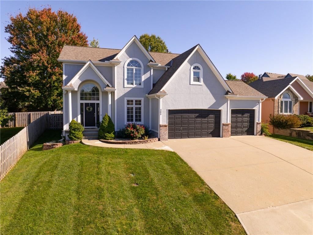 305 SE Battery Drive, Lee's Summit, MO: listing photo 2