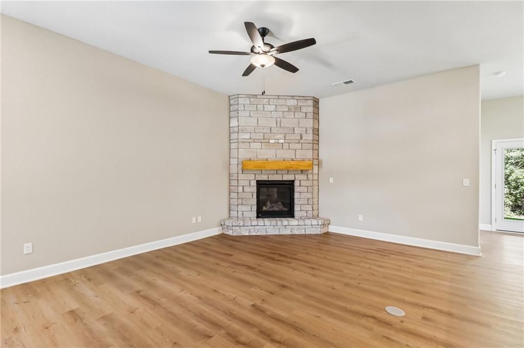 22692 W 87th Street — photo 10