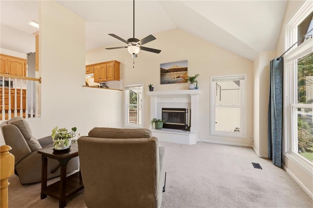 15724 S Locust Street — photo 5