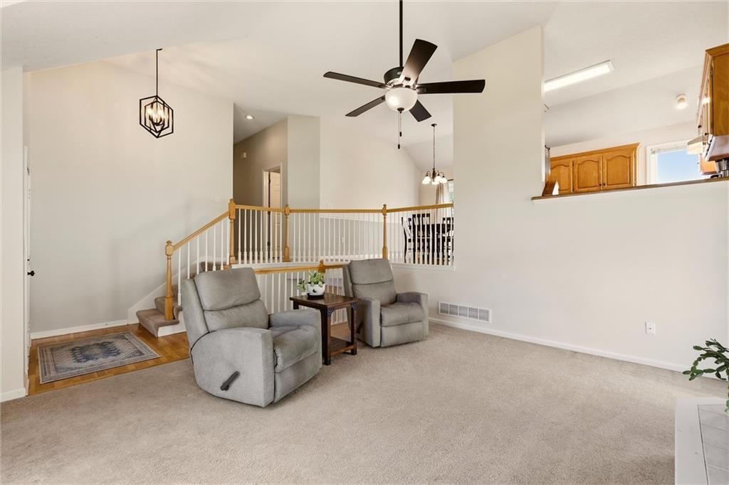 15724 S Locust Street — photo 6