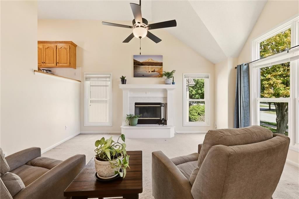 15724 S Locust Street — photo 9