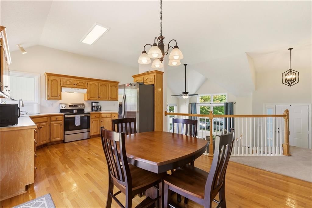 15724 S Locust Street — photo 11