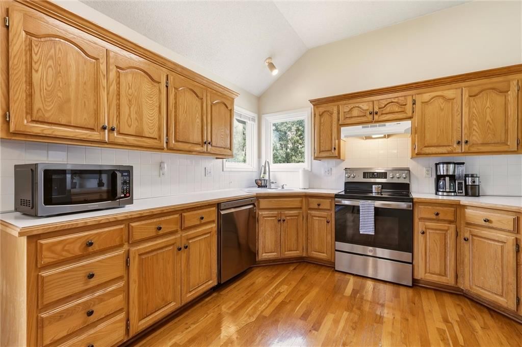 15724 S Locust Street — photo 12