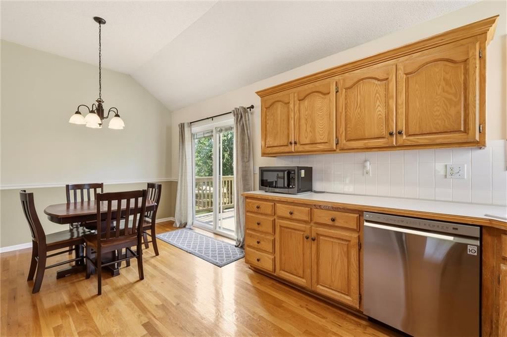 15724 S Locust Street — photo 15