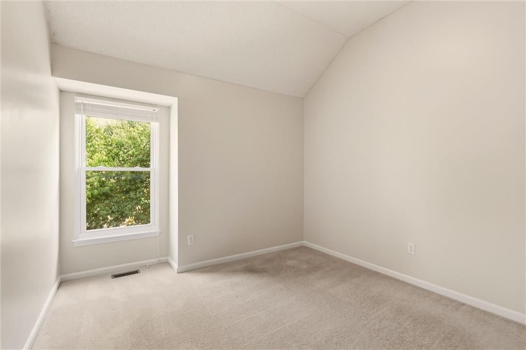 15724 S Locust Street — photo 21