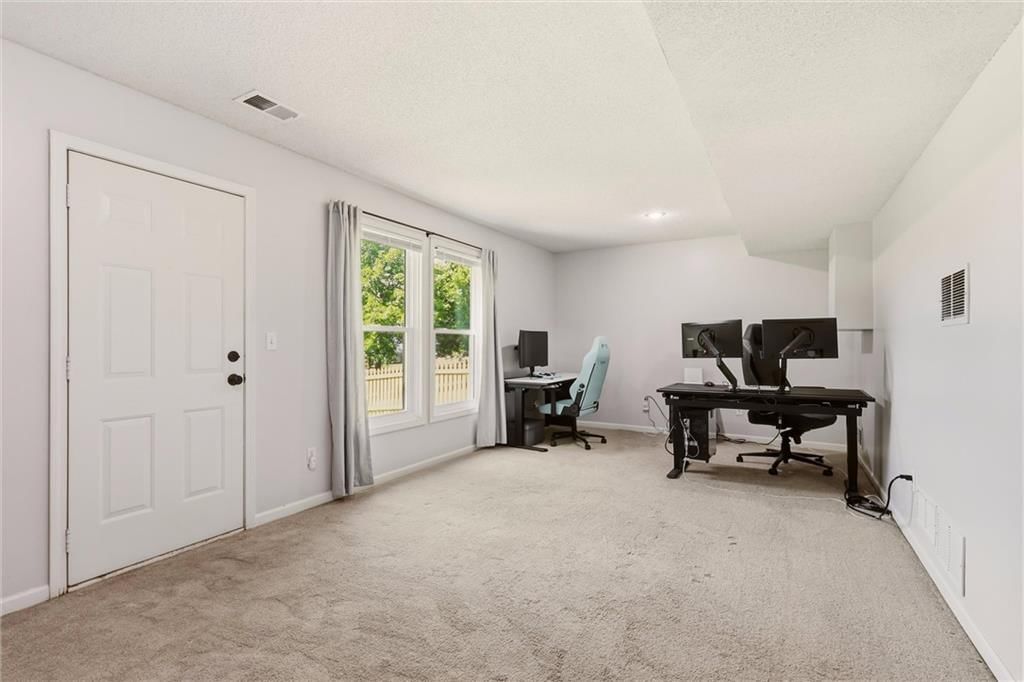 15724 S Locust Street — photo 23