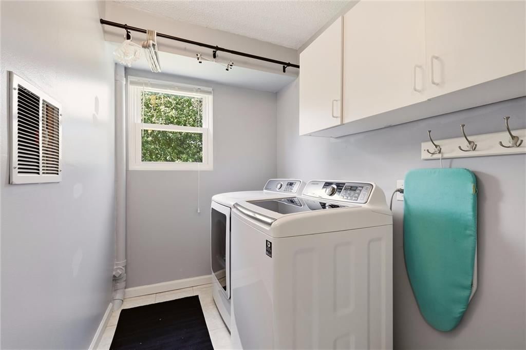 15724 S Locust Street — photo 28