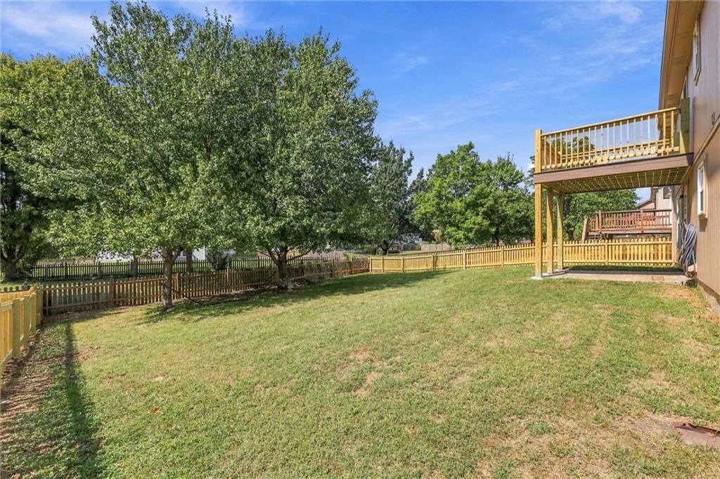 15724 S Locust Street — photo 30