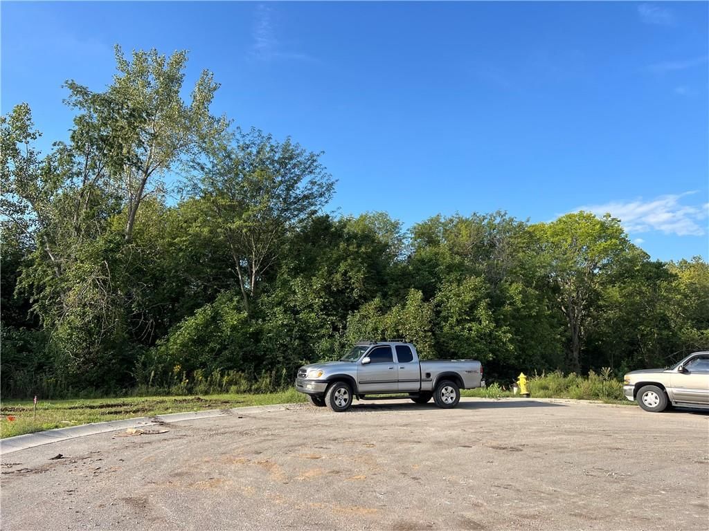220 Melinda Drive — photo 1