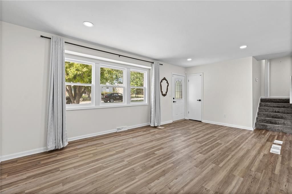 4825 N Revere Drive — photo 5
