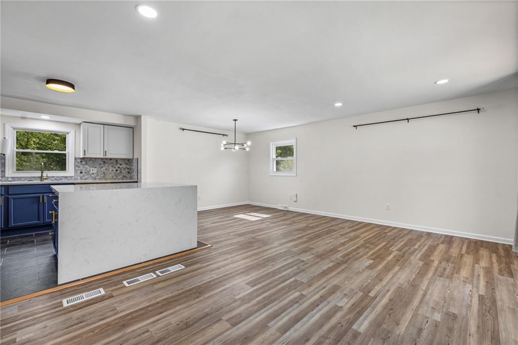 4825 N Revere Drive — photo 6