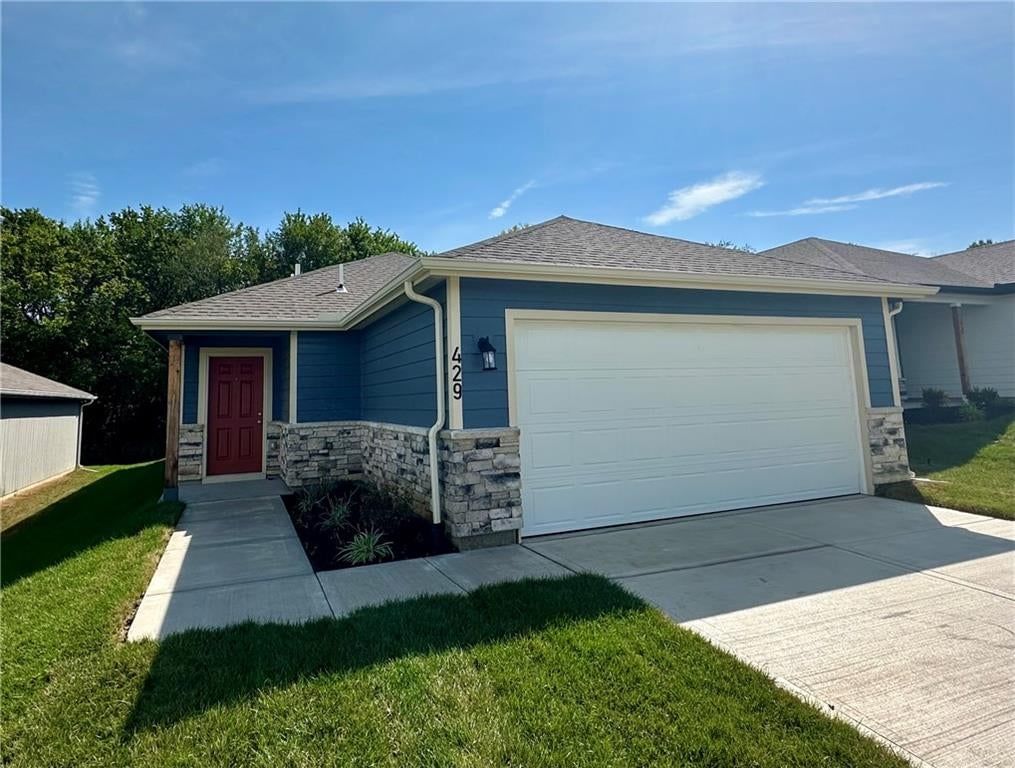429 Valley View Drive — photo 1