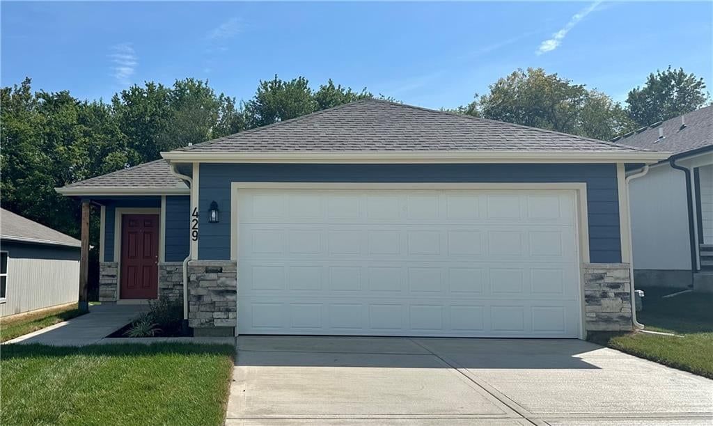 429 Valley View Drive — photo 2