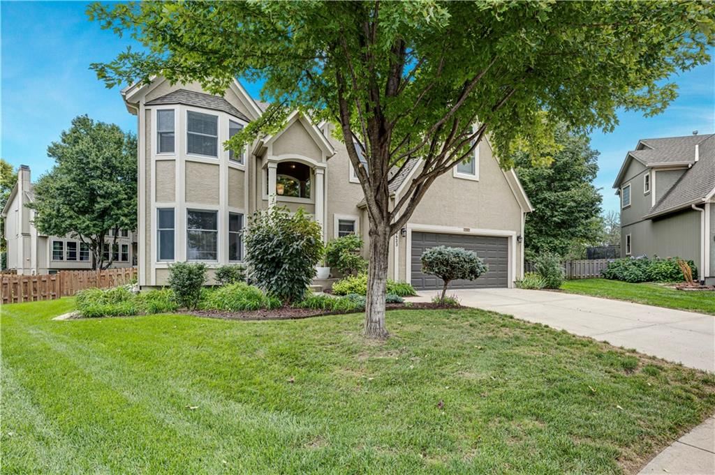 8623 Haven Street, Lenexa, KS: listing photo 2