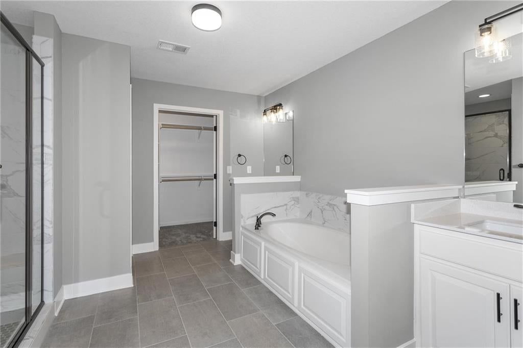 11140 N Bristol Avenue — photo 27