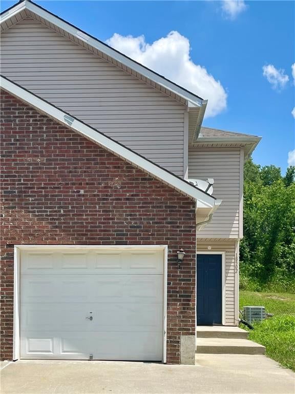 18502 E 3rd Street Court, Independence, MO: listing photo 2