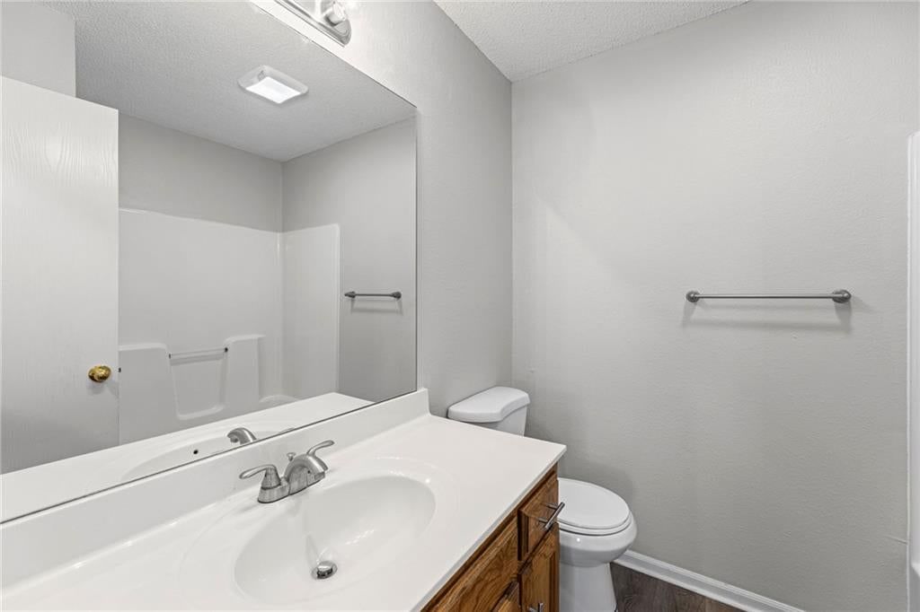 1012 NE Queens Court — photo 11