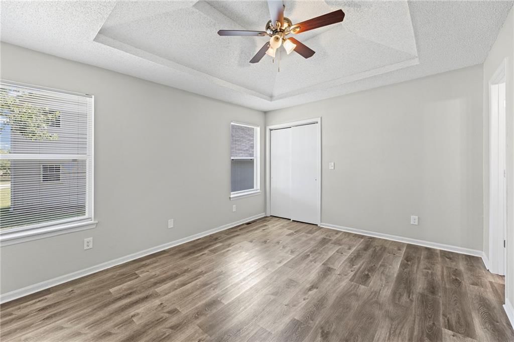 1012 NE Queens Court — photo 12