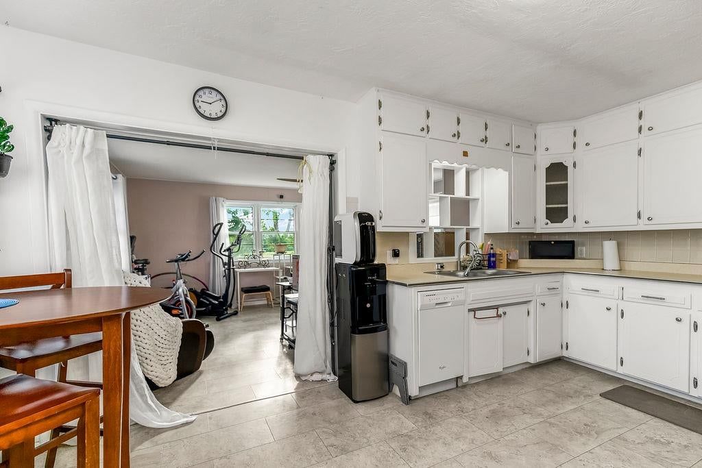 1205 N 90th Street — photo 6