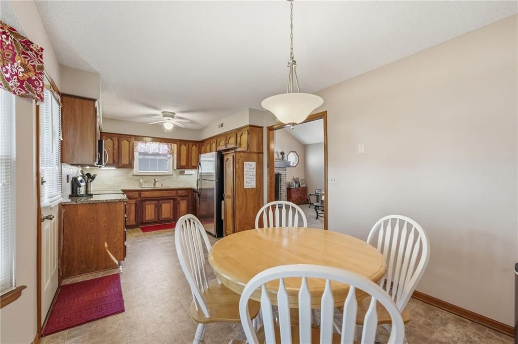 1232 NE Florence Avenue — photo 10