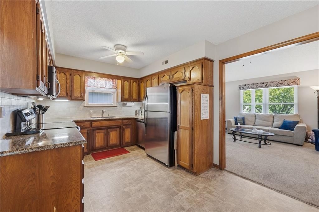 1232 NE Florence Avenue — photo 12