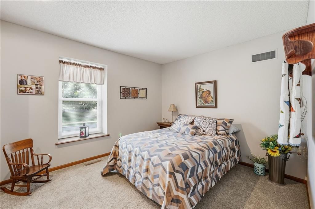 1232 NE Florence Avenue — photo 16
