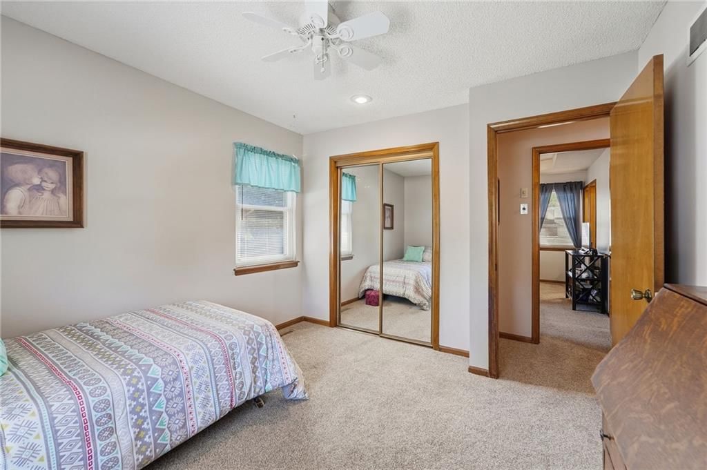 1232 NE Florence Avenue — photo 20