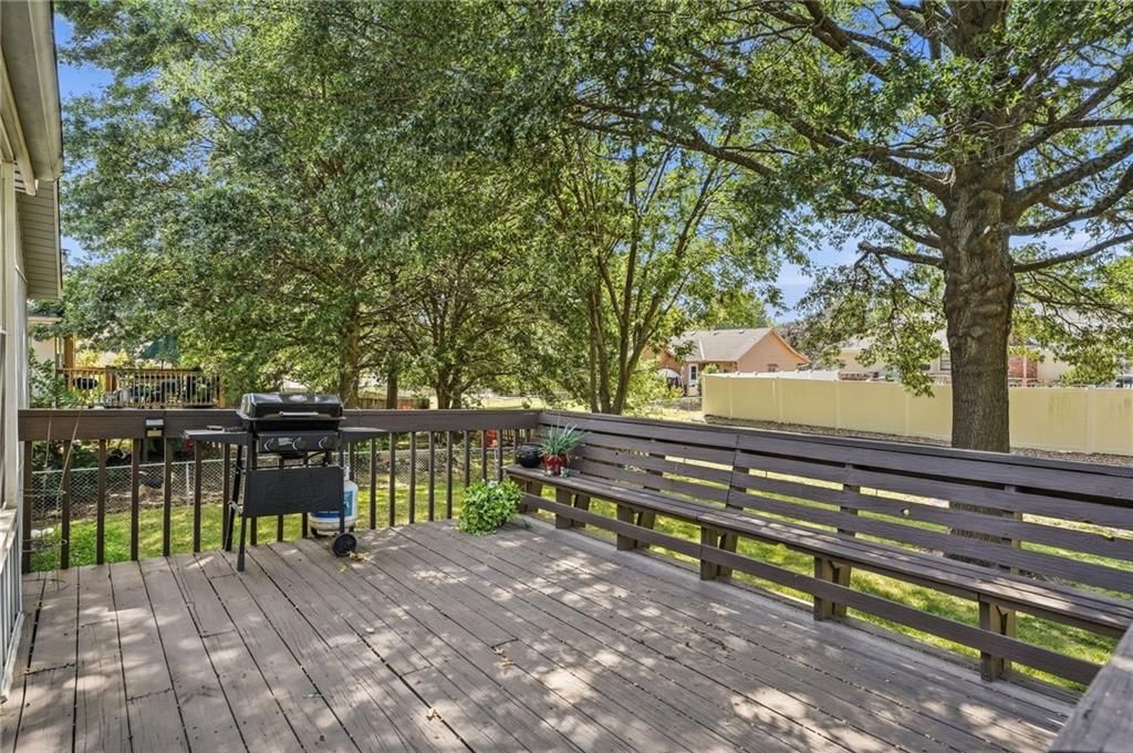 1232 NE Florence Avenue — photo 33