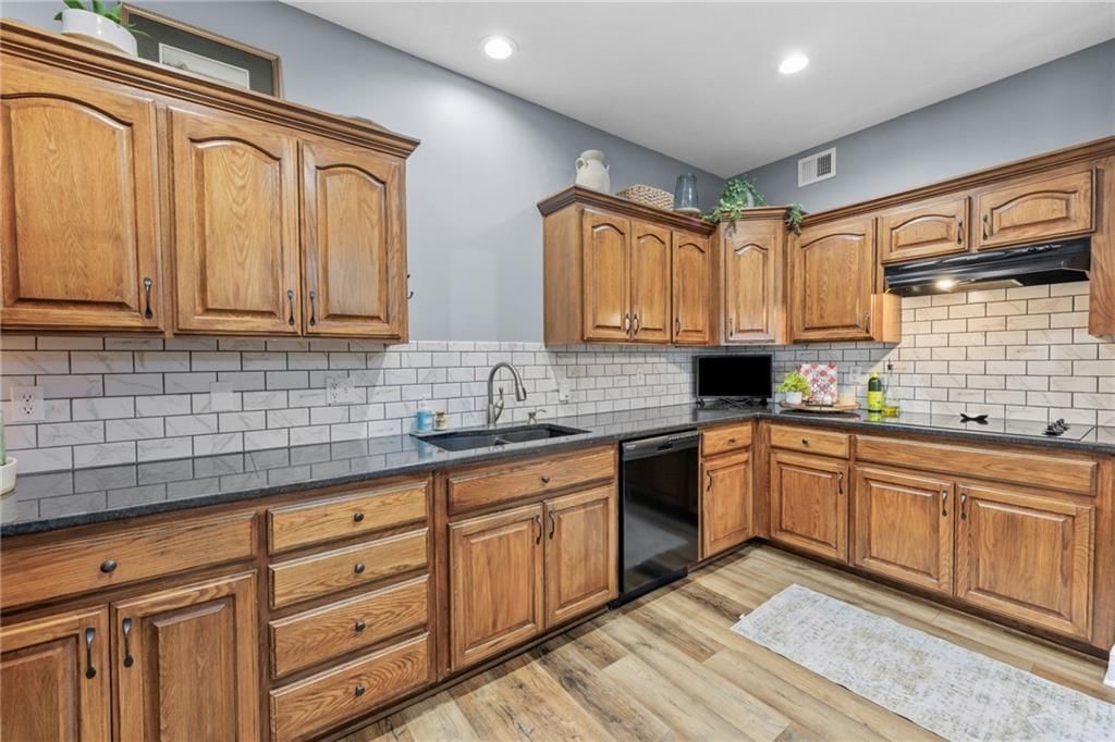 161 S Whilshire Drive — photo 13